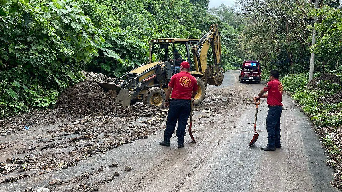 Lluvias atípicas provocan desgajamiento en Xicotepec y Zihuateutla